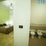 לינה וארוחת בוקר Massimocentro 4*