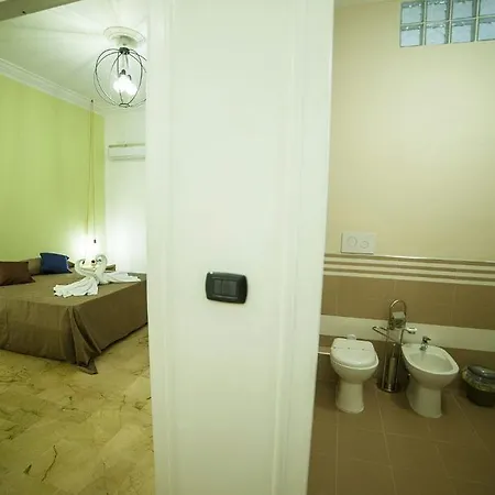 Alojamento de Acomodação e Pequeno-almoço Massimocentro 4*