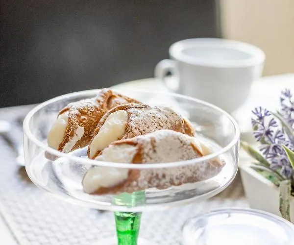 Massimocentro Oda ve Kahvaltı Palermo